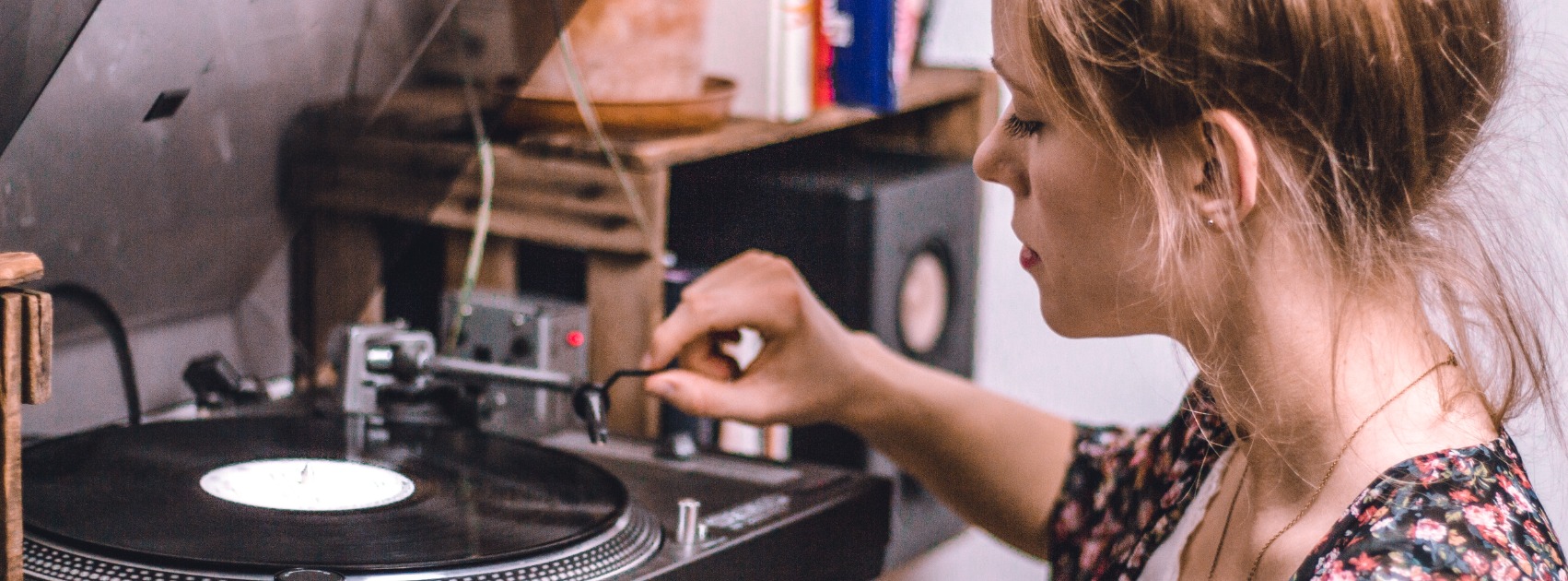Hoe komt het dat muziek in het Nederlands zo populair is Hoe komt het dat muziek in het Nederlands zo populair is